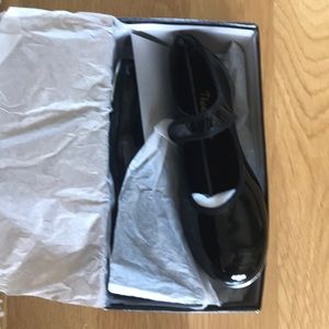 Theatricals girls tap shoes black patent size 13W